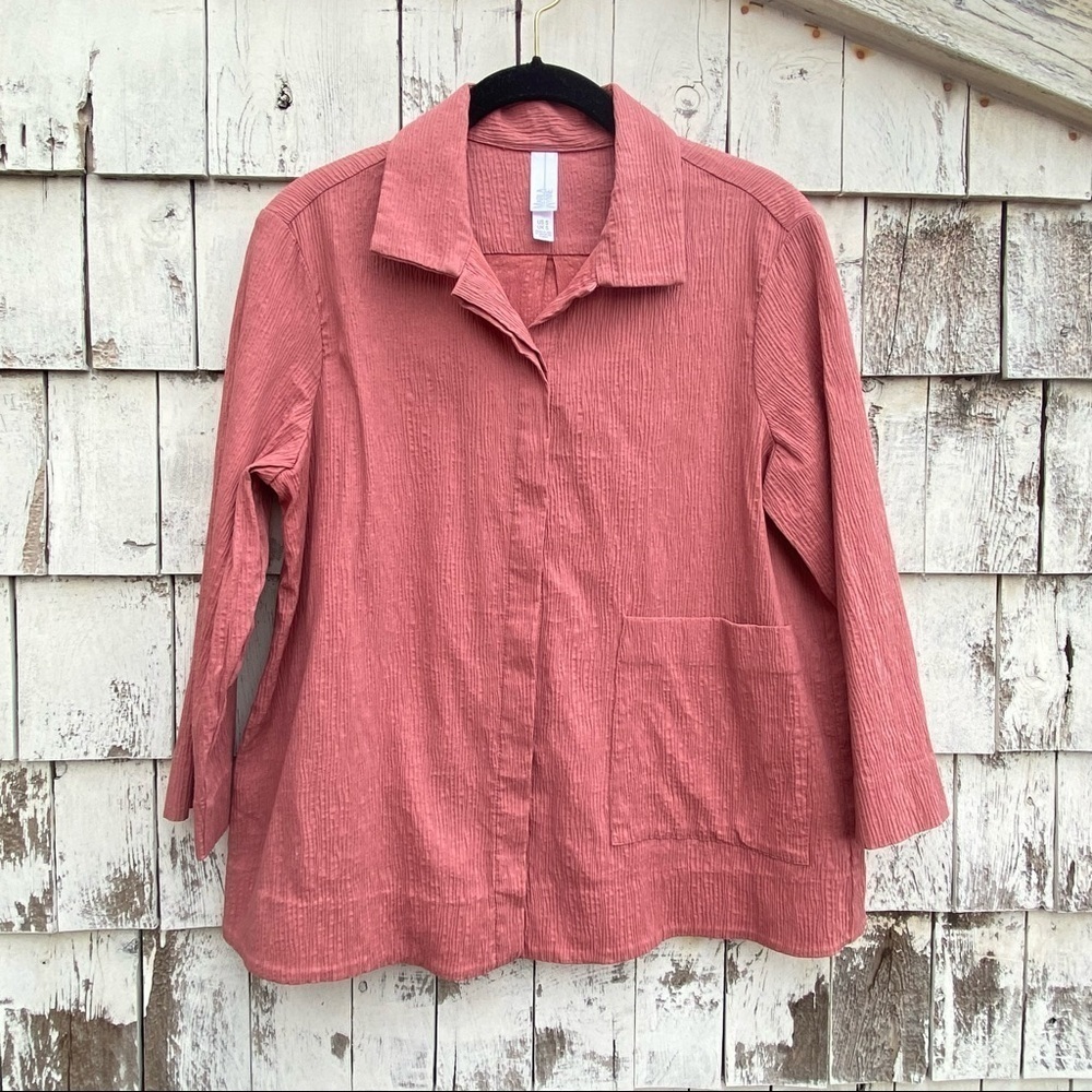 Marla Wynne Crinkle Fabric Button Down Top